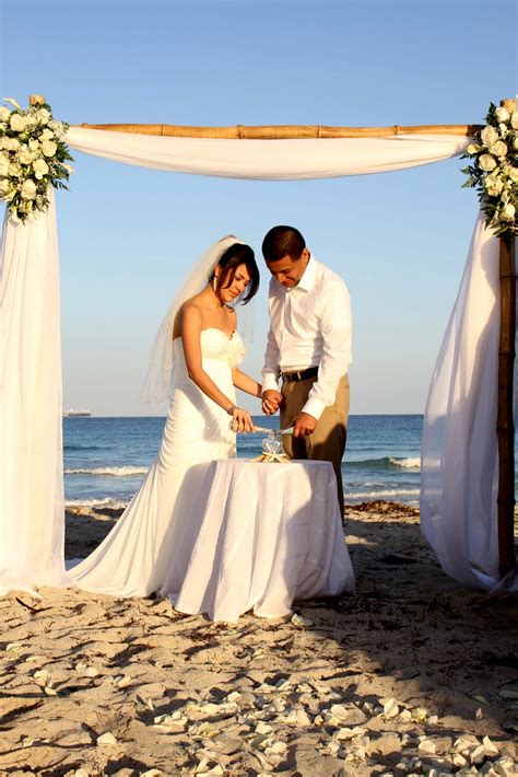 are beach weddings cheap